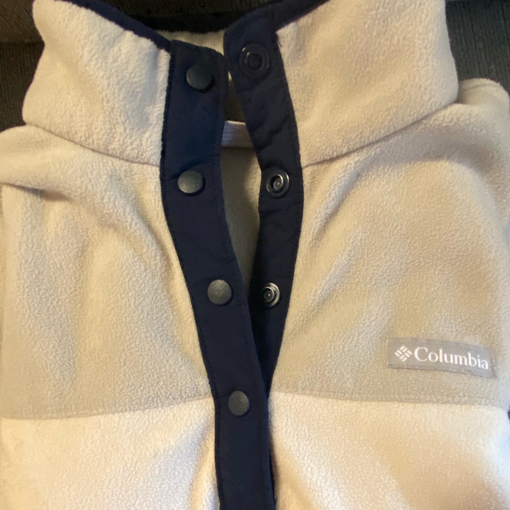 Columbia sweater